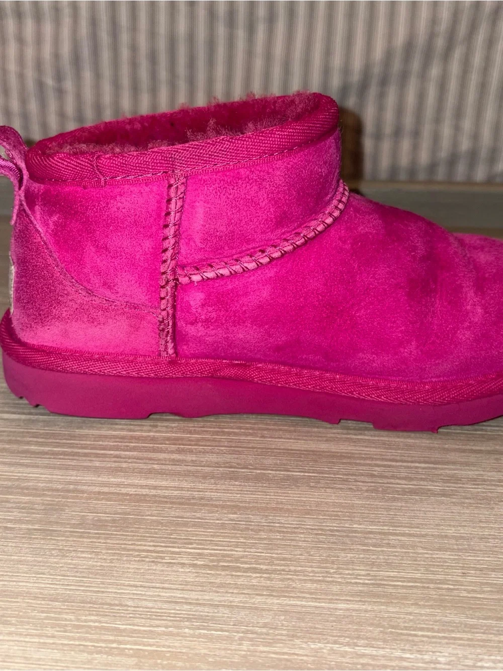 Ugg Girls’ Pink Classic Ultra Mini Boots- SZ 1